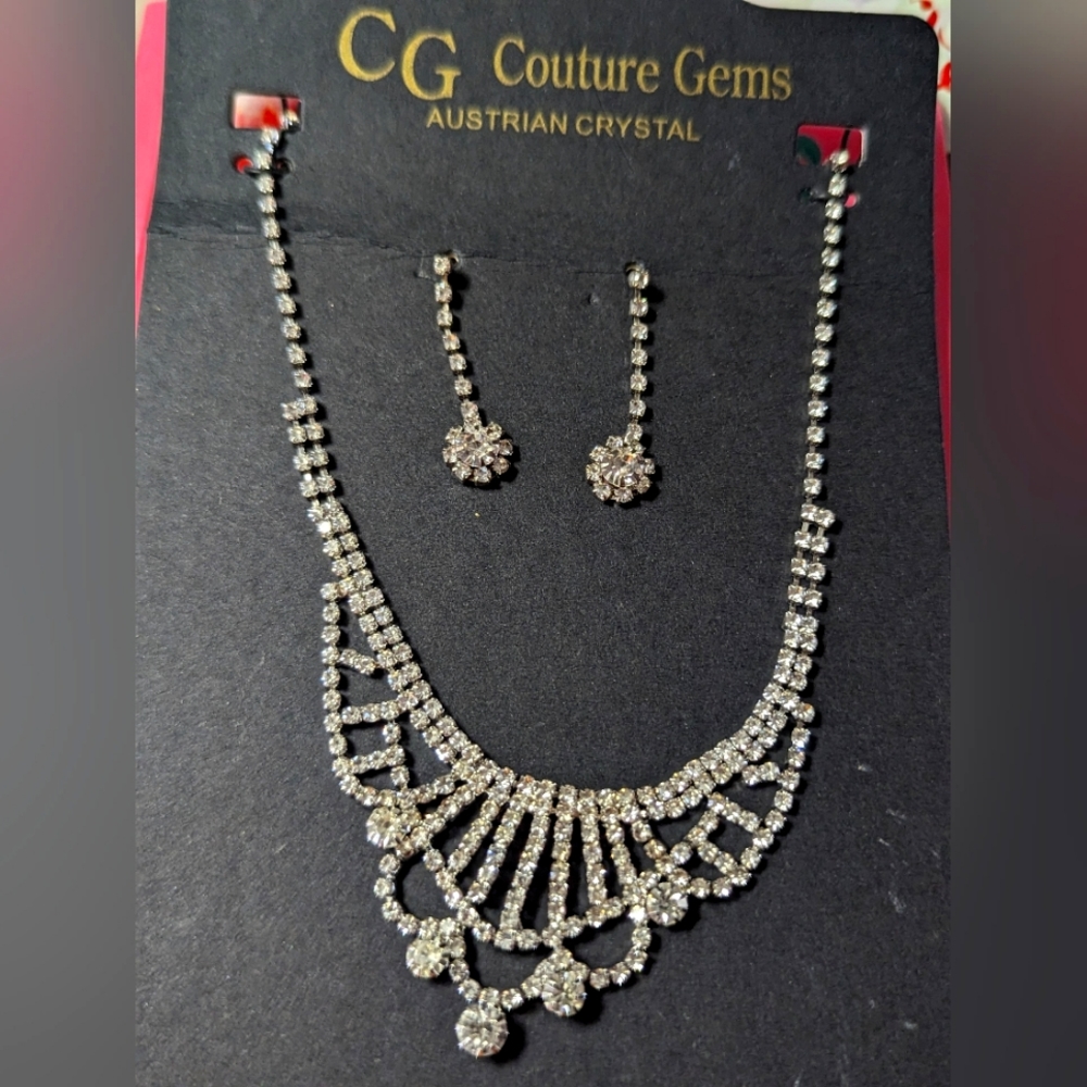 CG Couture Austrian Crystal Necklace & Earrings Never Worn